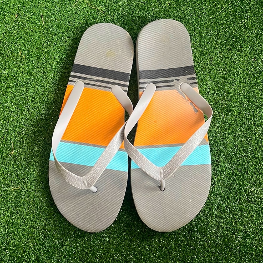 Big Boys Sz 7 Flip Flops!